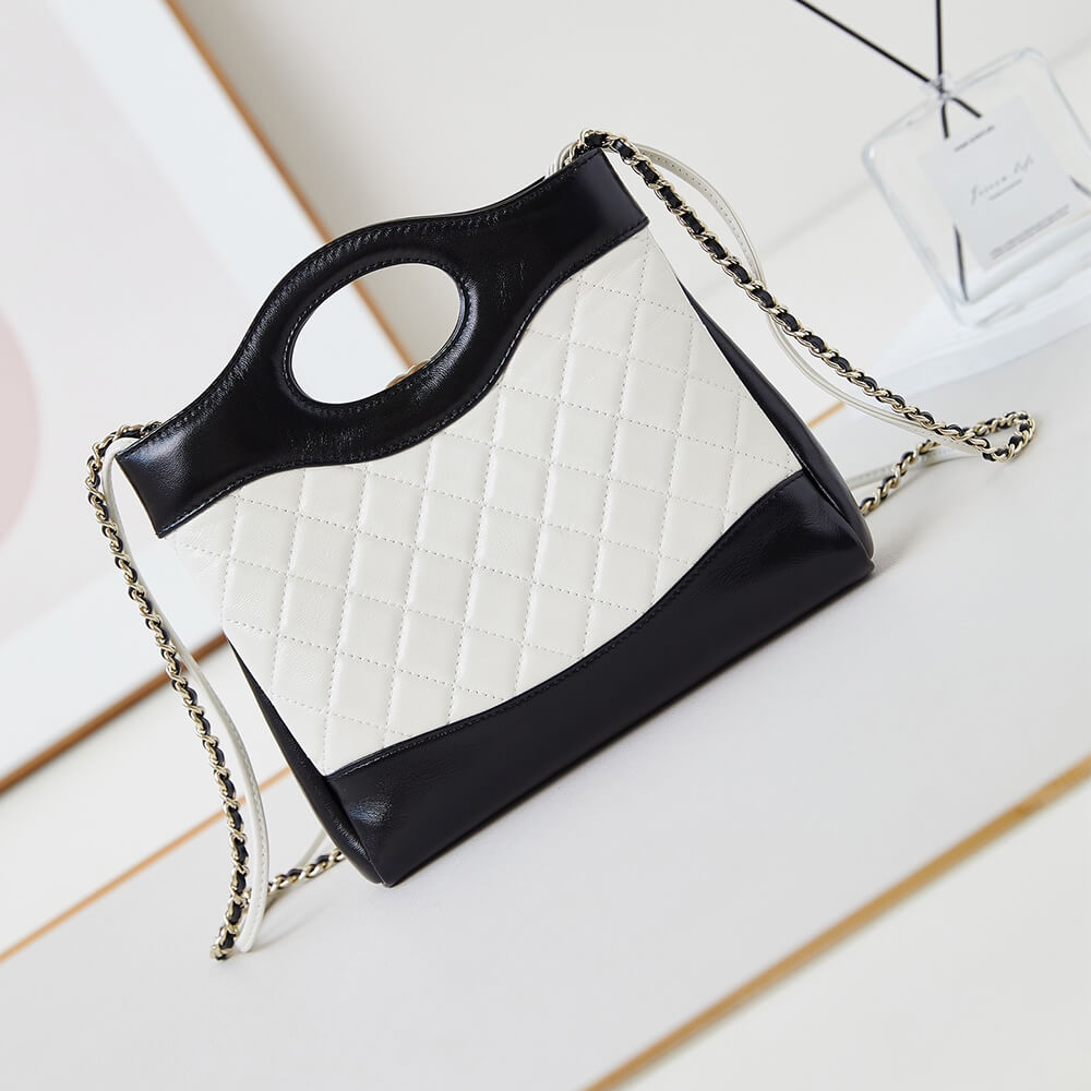CHANEL 31 Mini Shopping Bag - Image 4