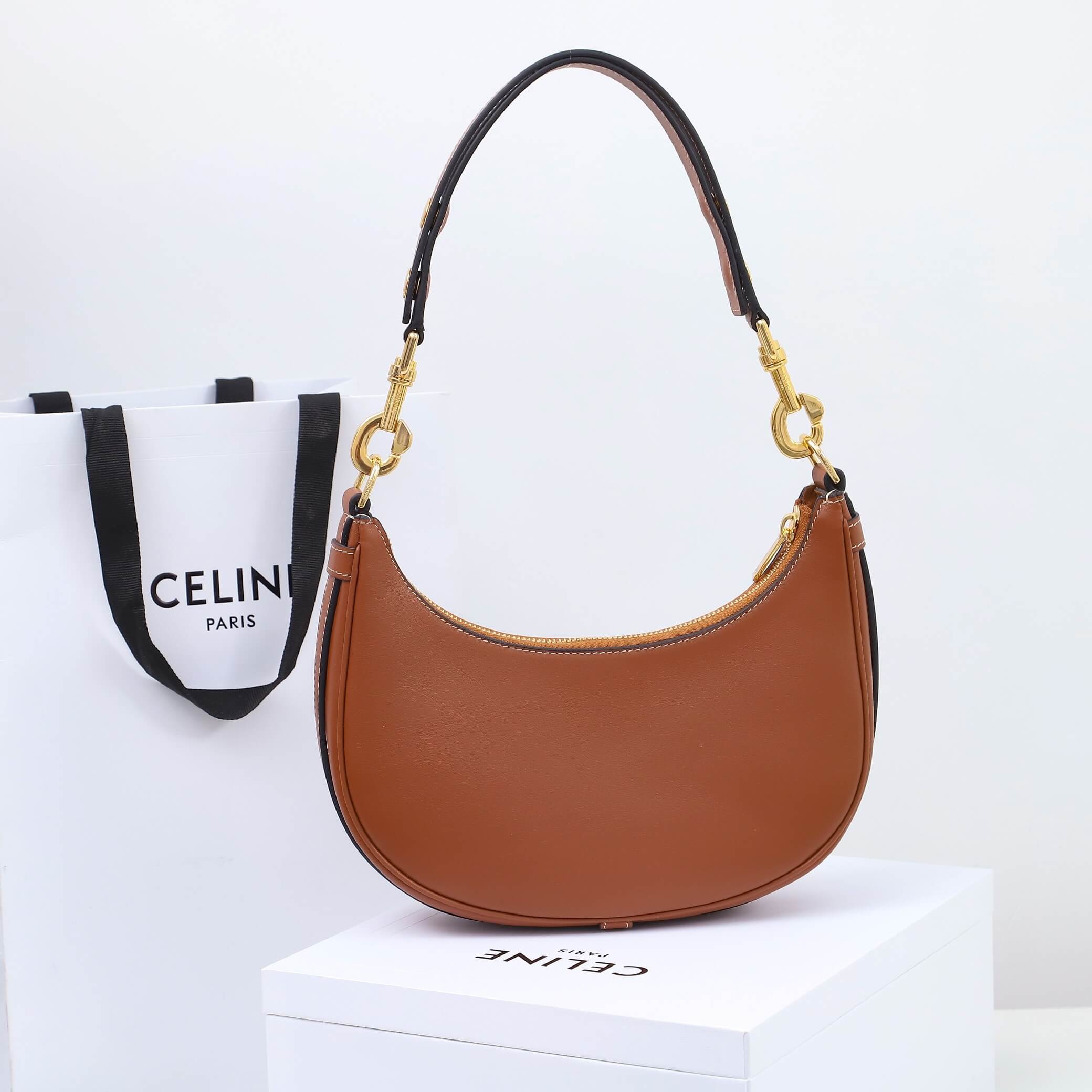 CELINE Medium Ava Shoulder Bag in Smooth Calfskin - Image 4