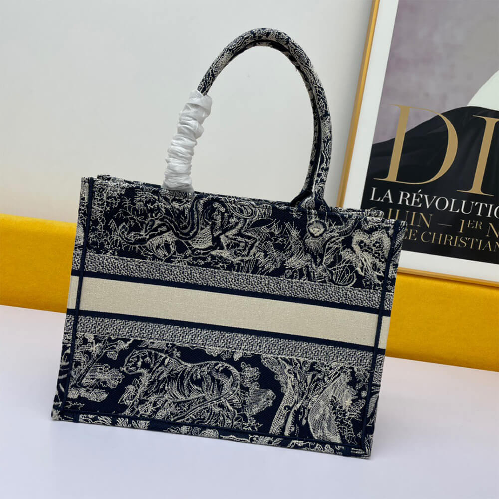 SMALL DIORAMOUR DIOR BOOK TOTE - Image 4