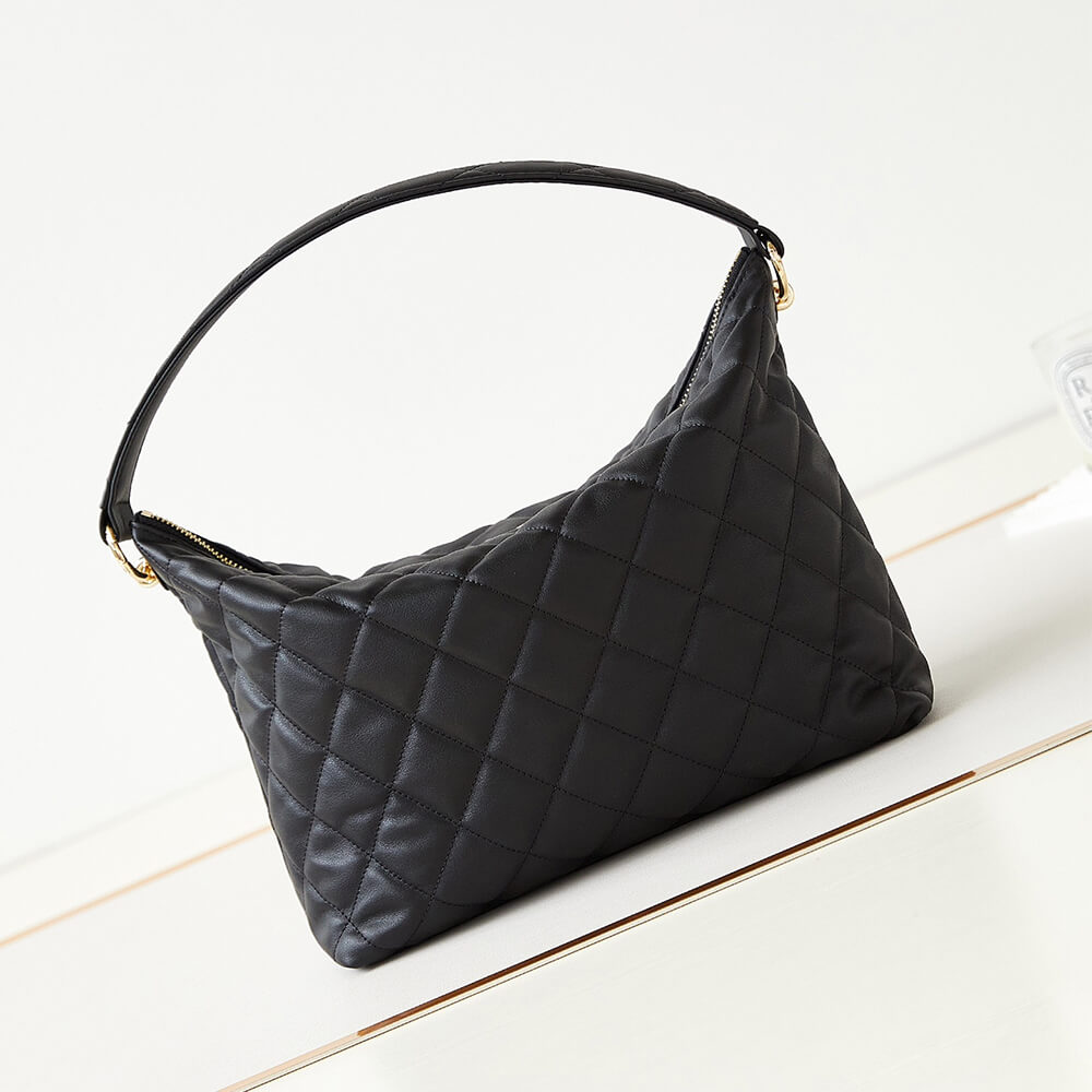 Chanel Hippie hobo bag - Image 4