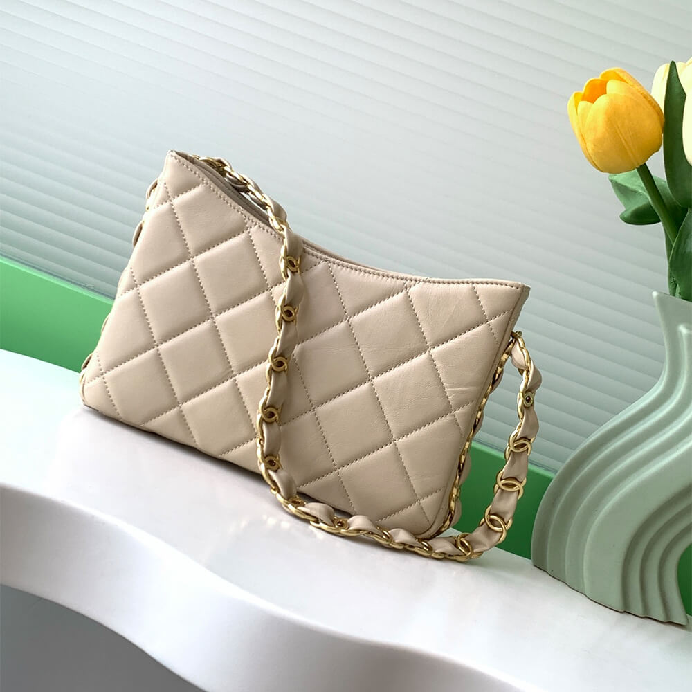 CHANEL Hippie Bag - Image 4