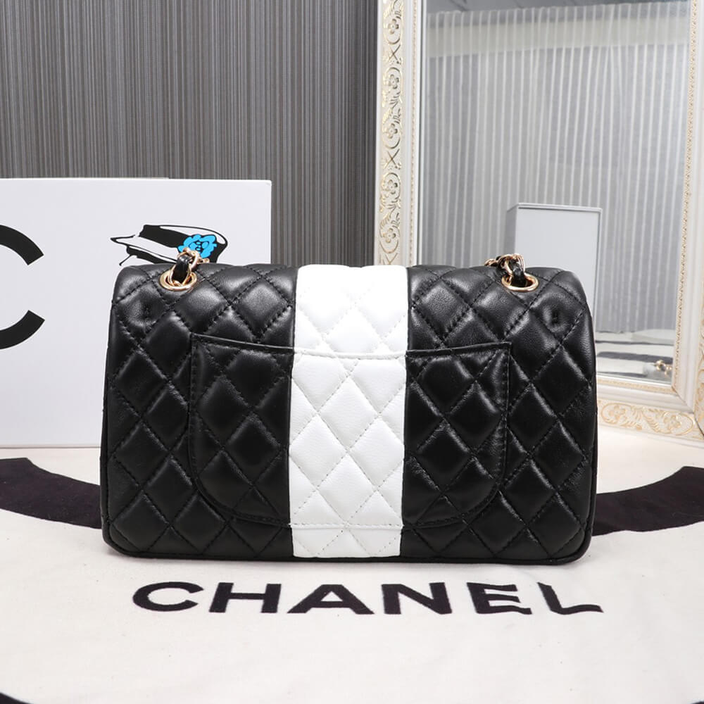 CHANEL CLASSIC HANDBAG - Image 4