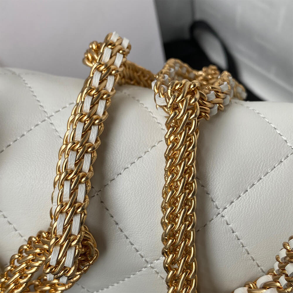 White CHANEL FLAP BAG - Image 4