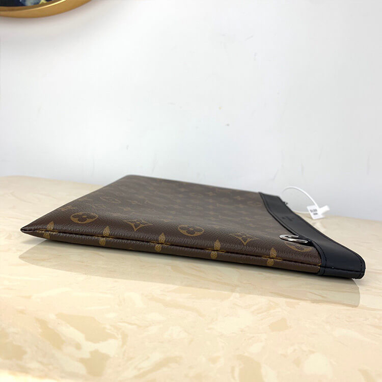 LV Pochette Discovery GM - Image 4