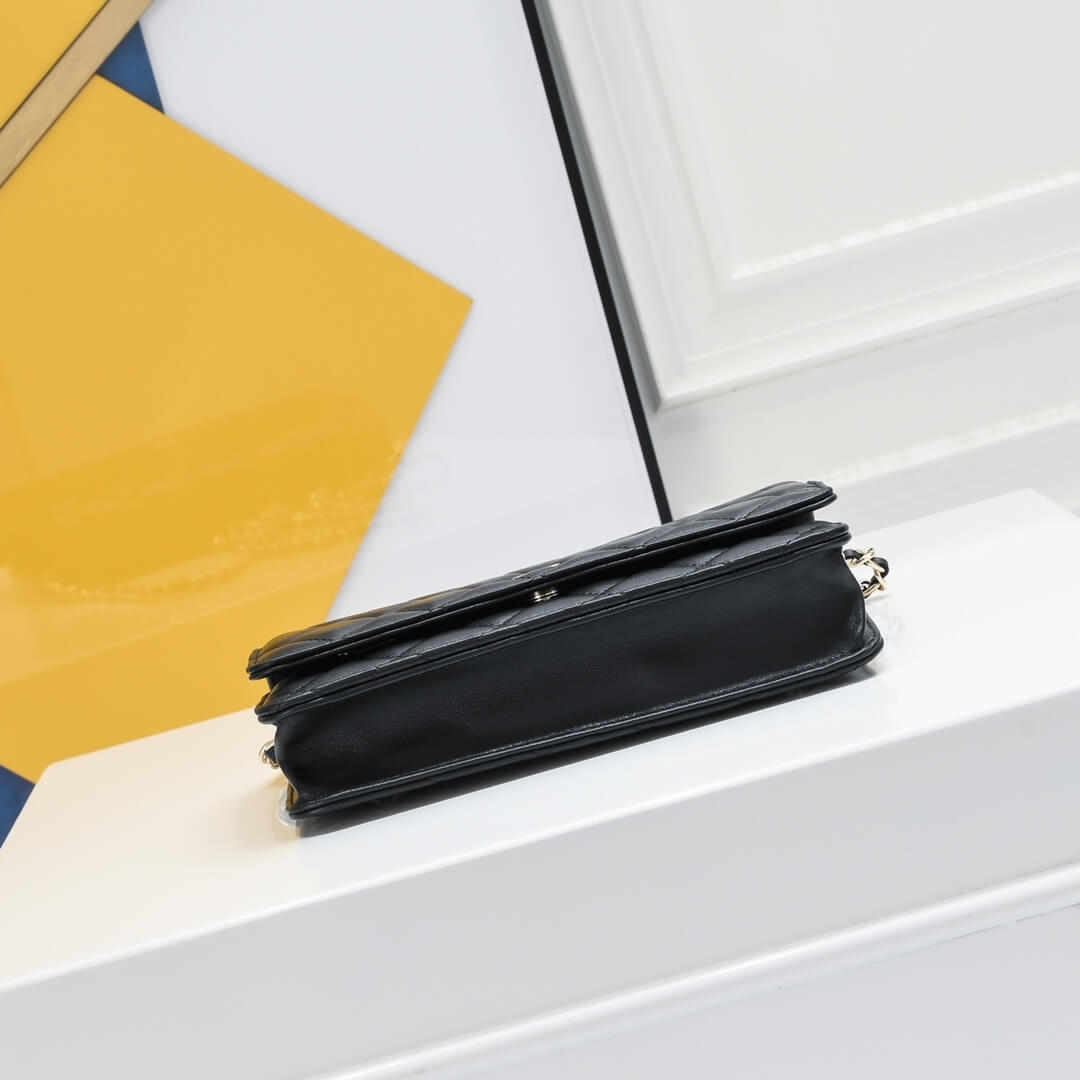 Chanel classic chain wallet - Image 5