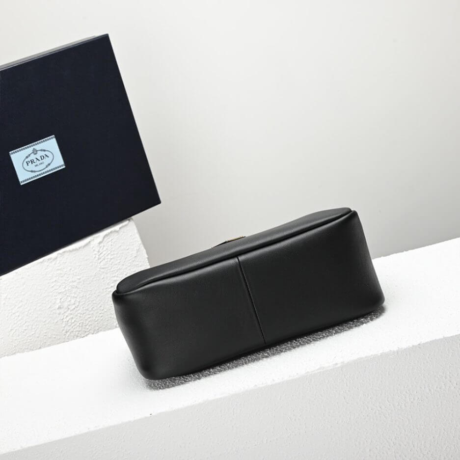 Black Prada Medium leather handbag - Image 5