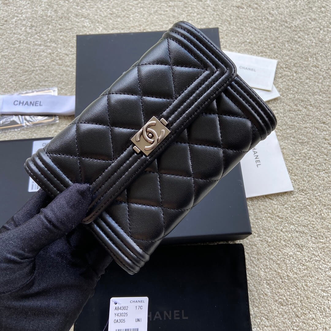 Black Chanel boy long wallet - Image 5