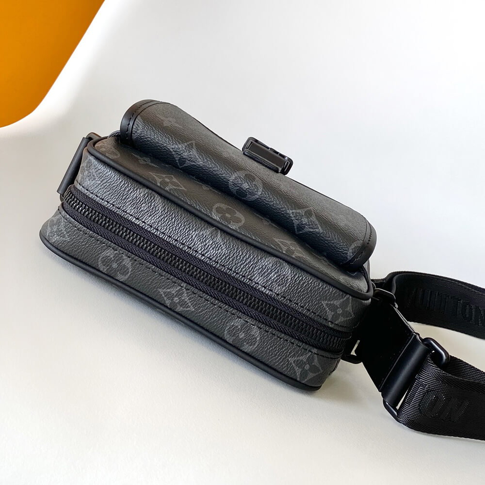 LV Getaway Messenger Bag - Image 5