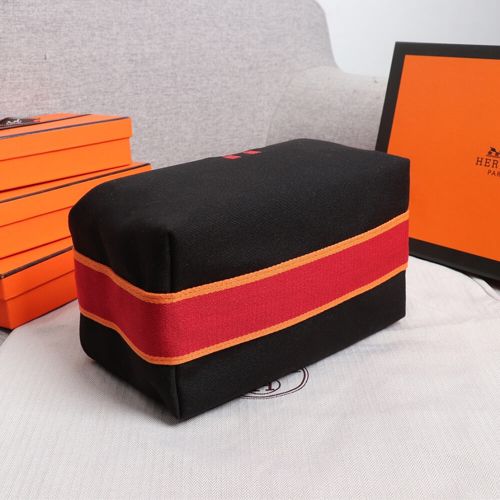 Black Hermes toiletery bag - Image 5