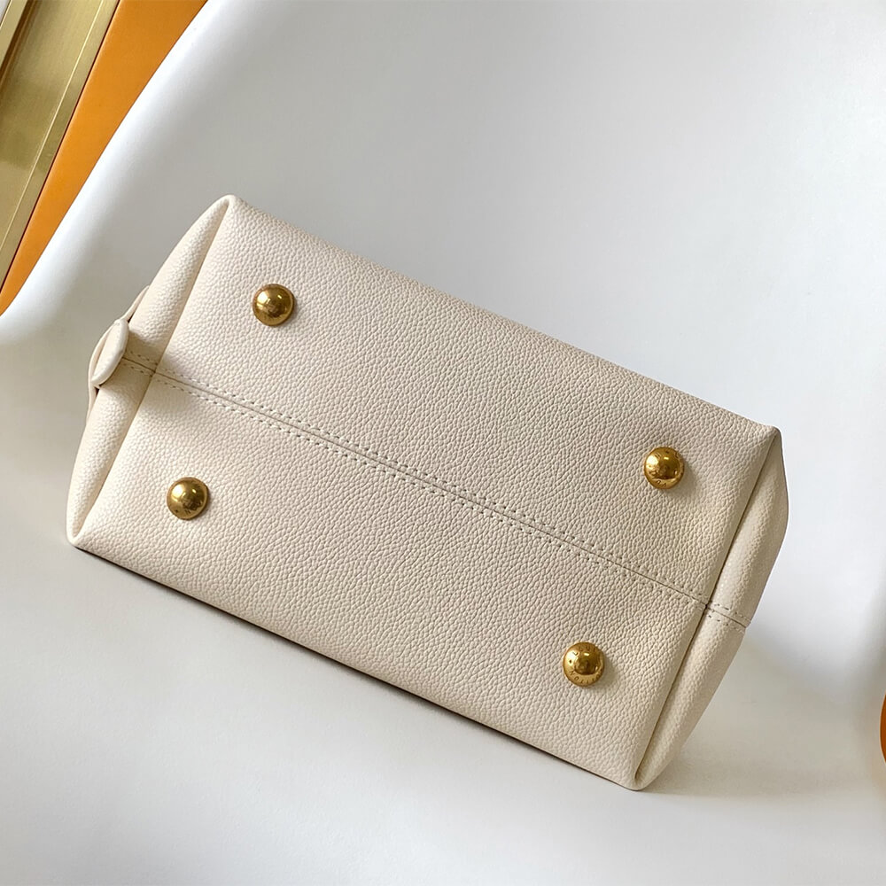 LV Low Key Hobo PM - Image 5