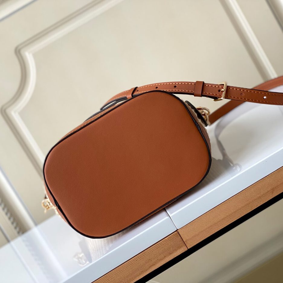 LV Petit Bucket - Image 5