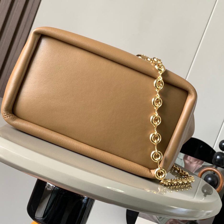 Oak Loewe Small Squeeze bag in nappa lambskin - Image 5