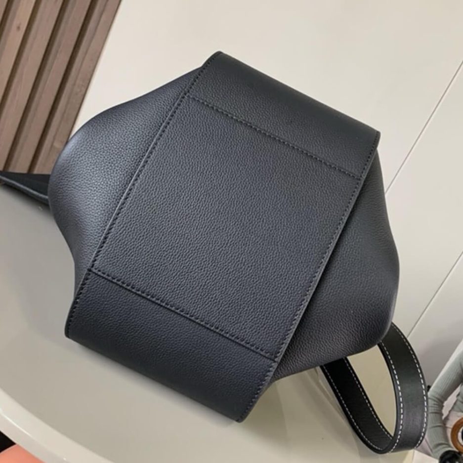 Black Loewe Small Hammock bag in soft grained calfskin - Image 5