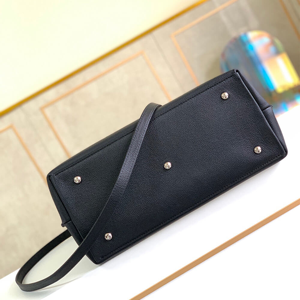 Louis Vuitton LOCKME DAY TOTE BAG - Image 5