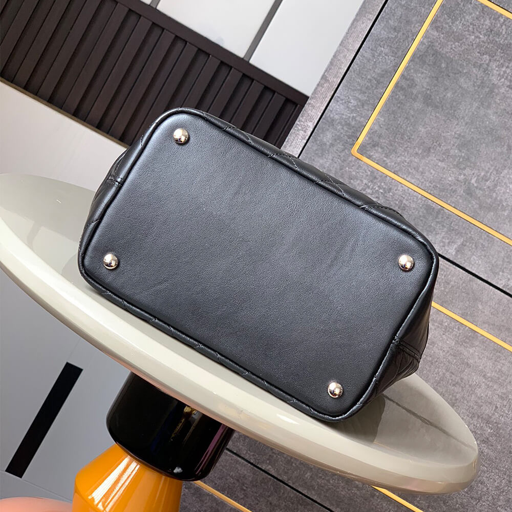 Black Chanel Cambon Line Medium Tote (Best
 grade) - Image 5