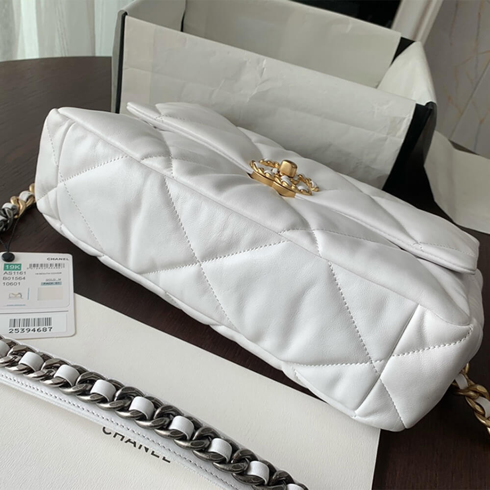 CHANEL 19 Large Handbag - Image 5