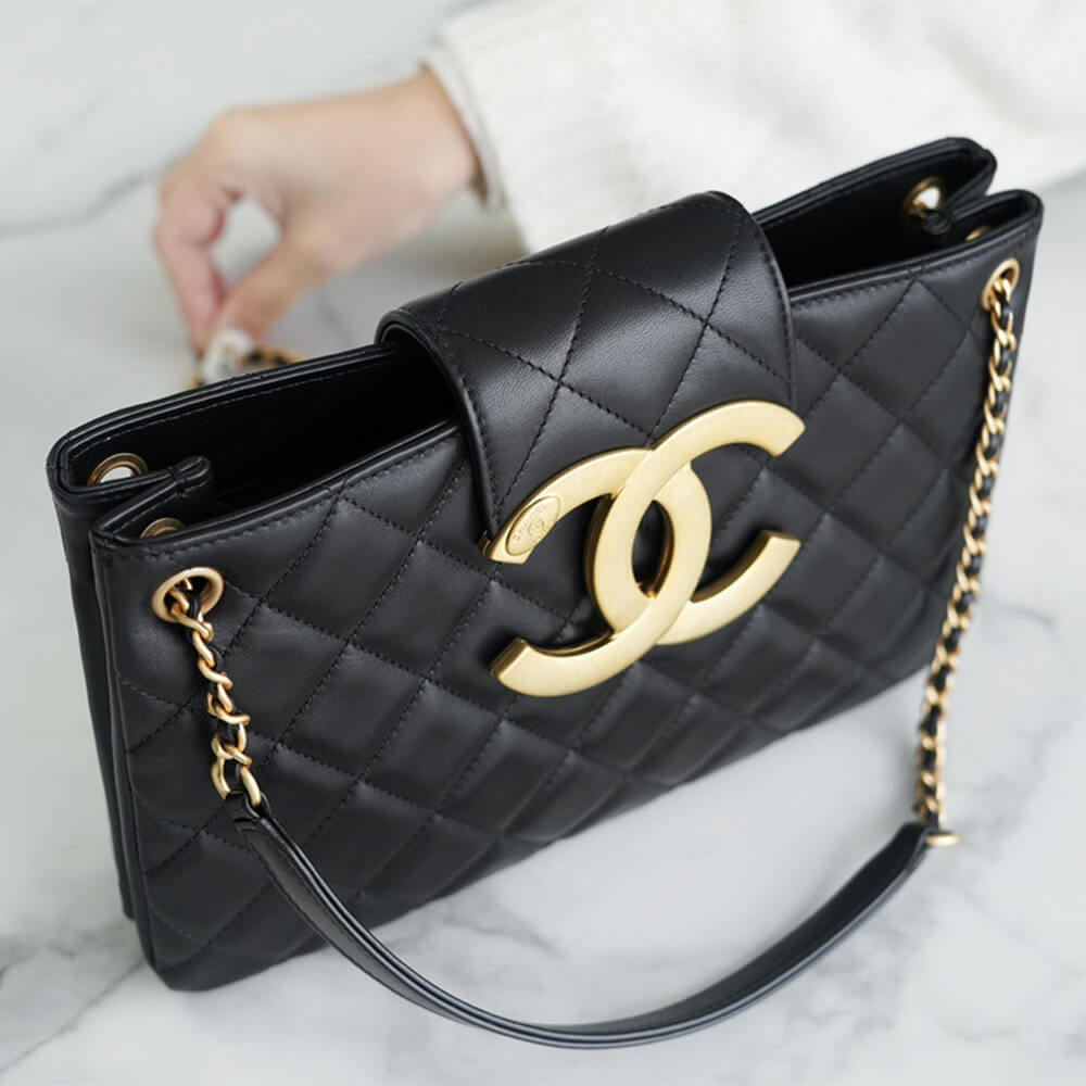 Chanel Logo Shoulder Bag - Image 5