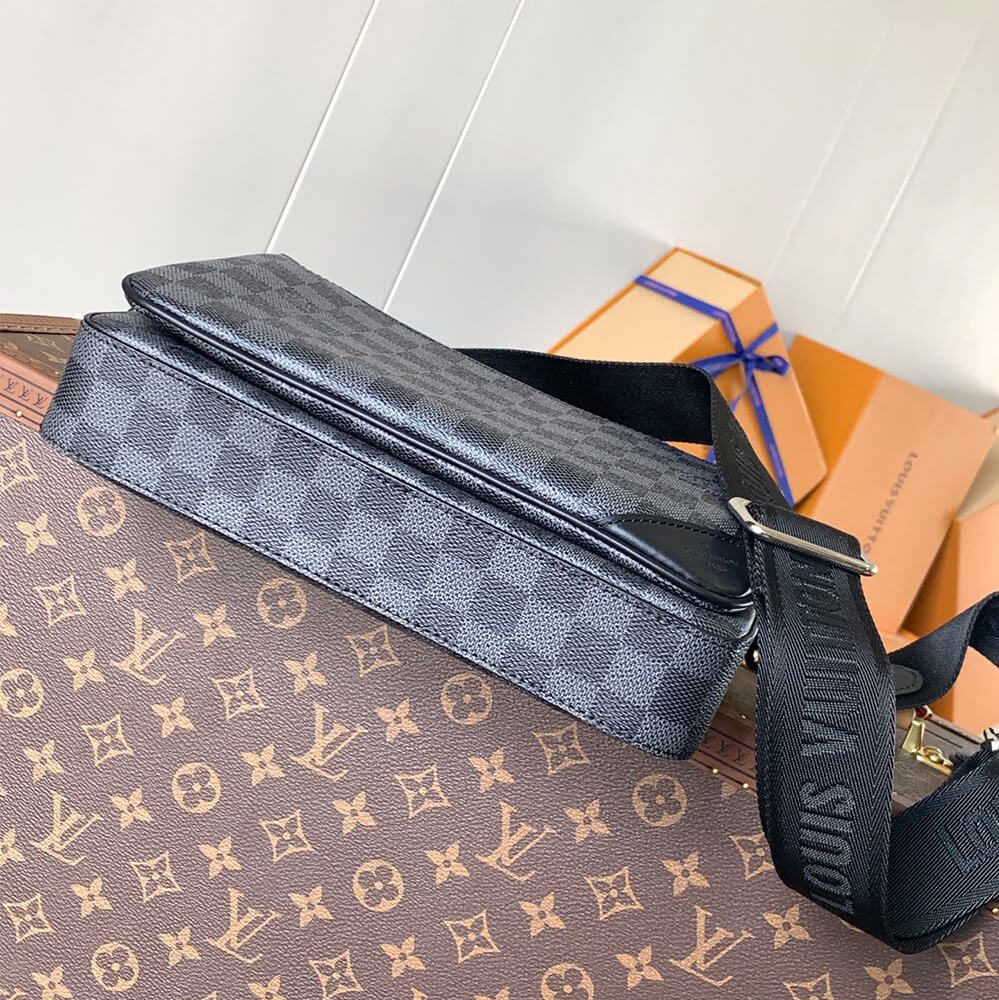 LV rio Messenger Bag - Image 5