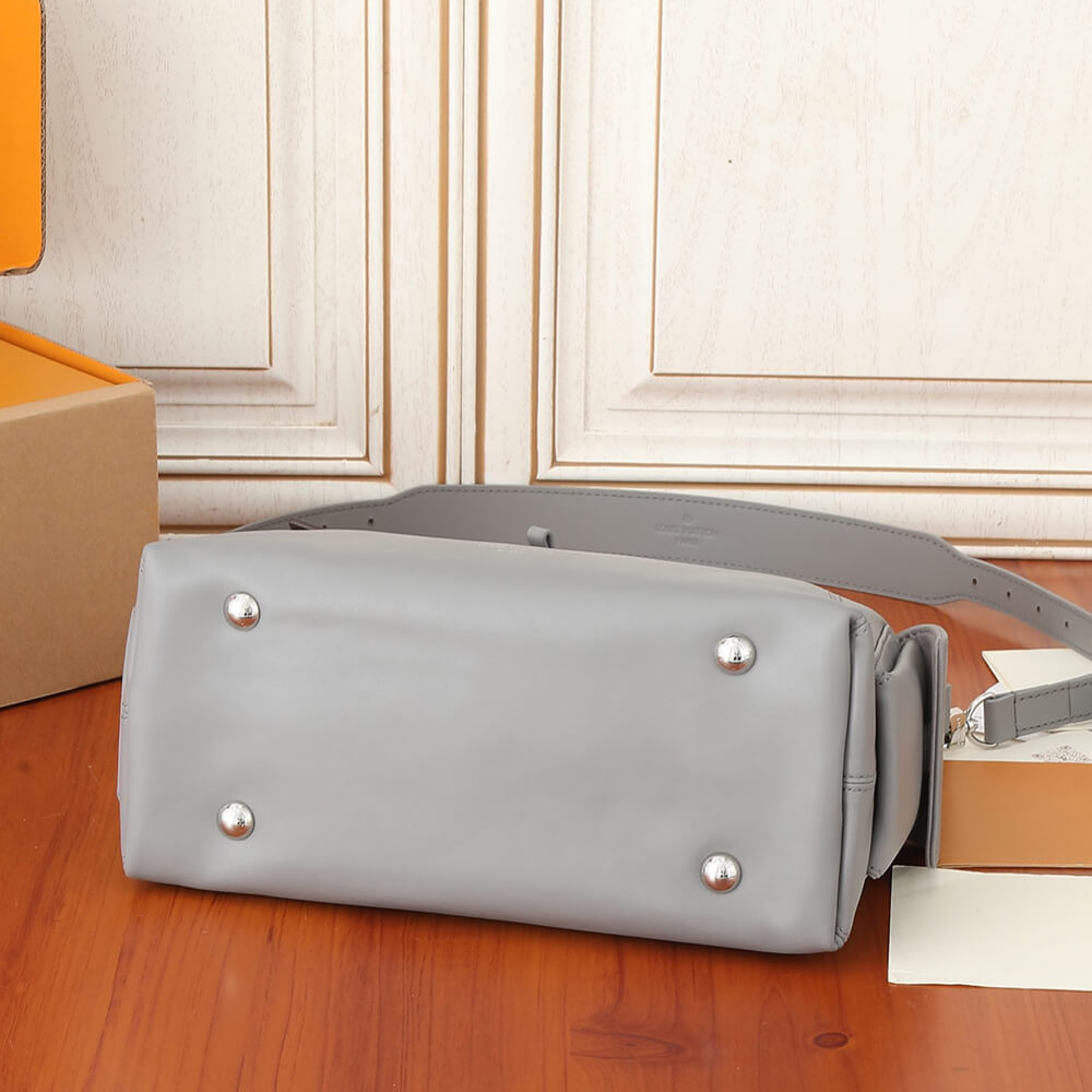 LV CarryAll Cargo Vibe PM - Image 5