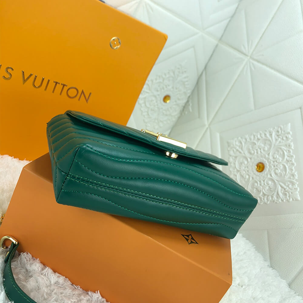 LV NEW WAVE CHAIN BAG - Image 5