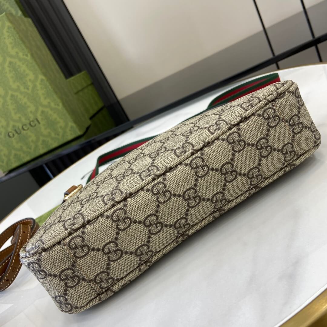 GG Emblem small shoulder bag - Image 5