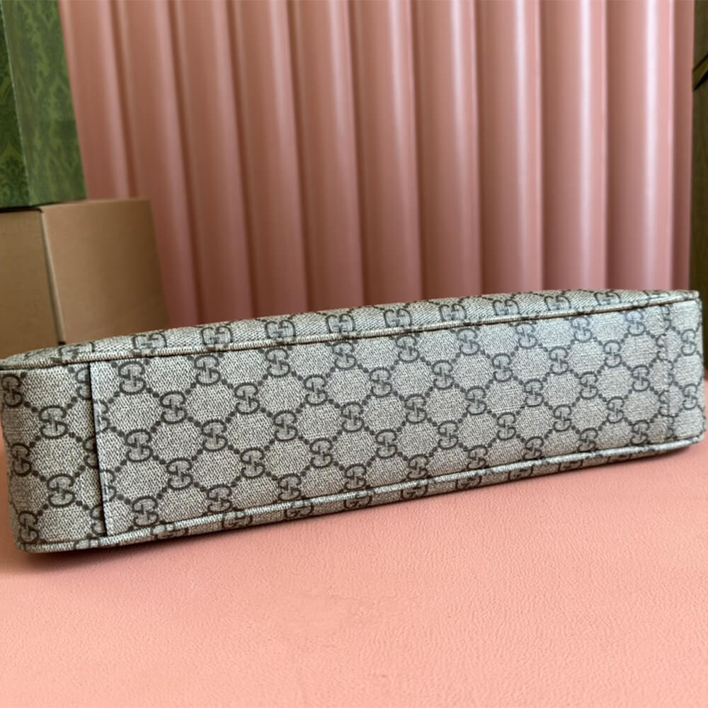 GG Emblem medium shoulder bag - Image 5