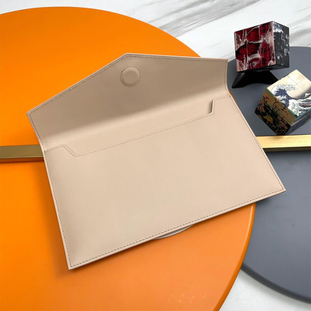 dark YSL UPTOWN POUCH IN GRAIN DE POUDRE EMBOSSED LEATHER - Image 5