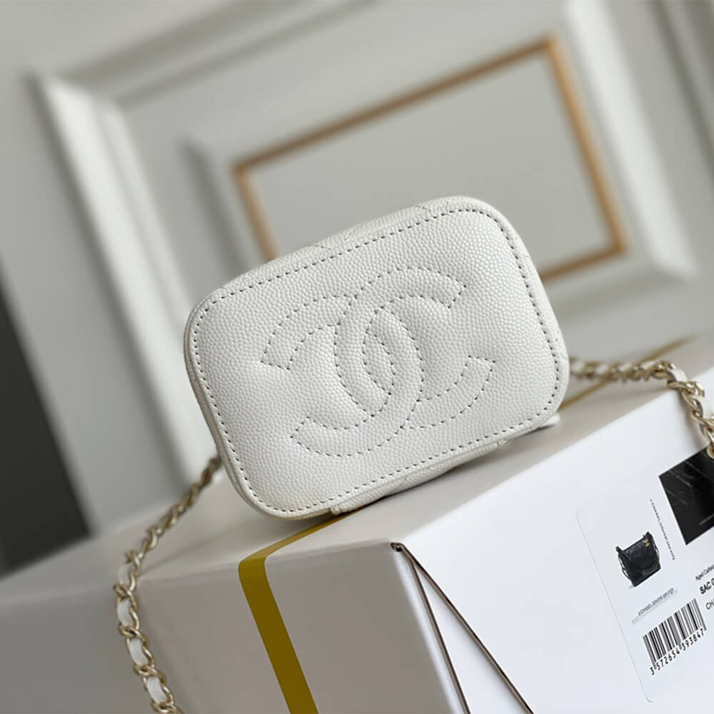 Chanel chain cosmetic bag - Image 5