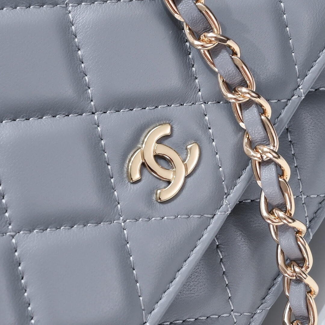 Chanel classic chain wallet - Image 6