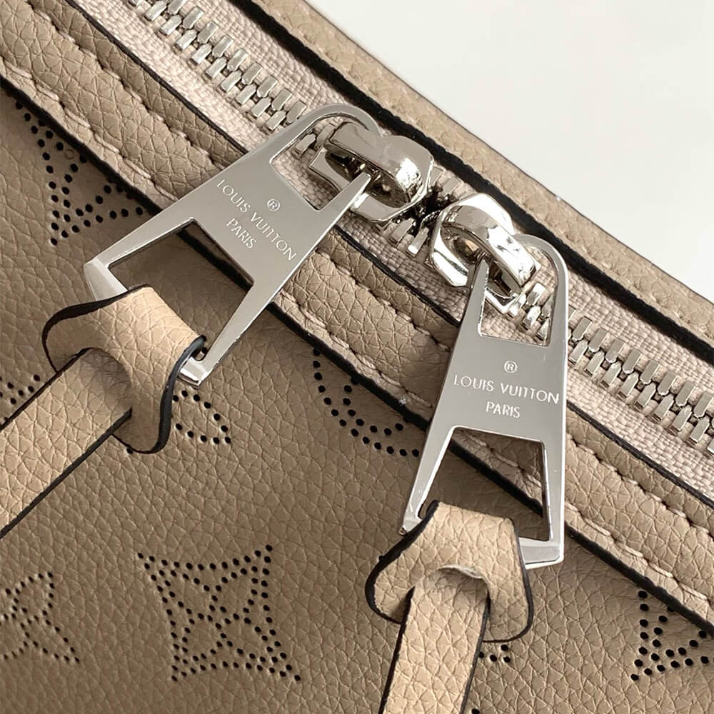 LV Hand It All PM - Image 6