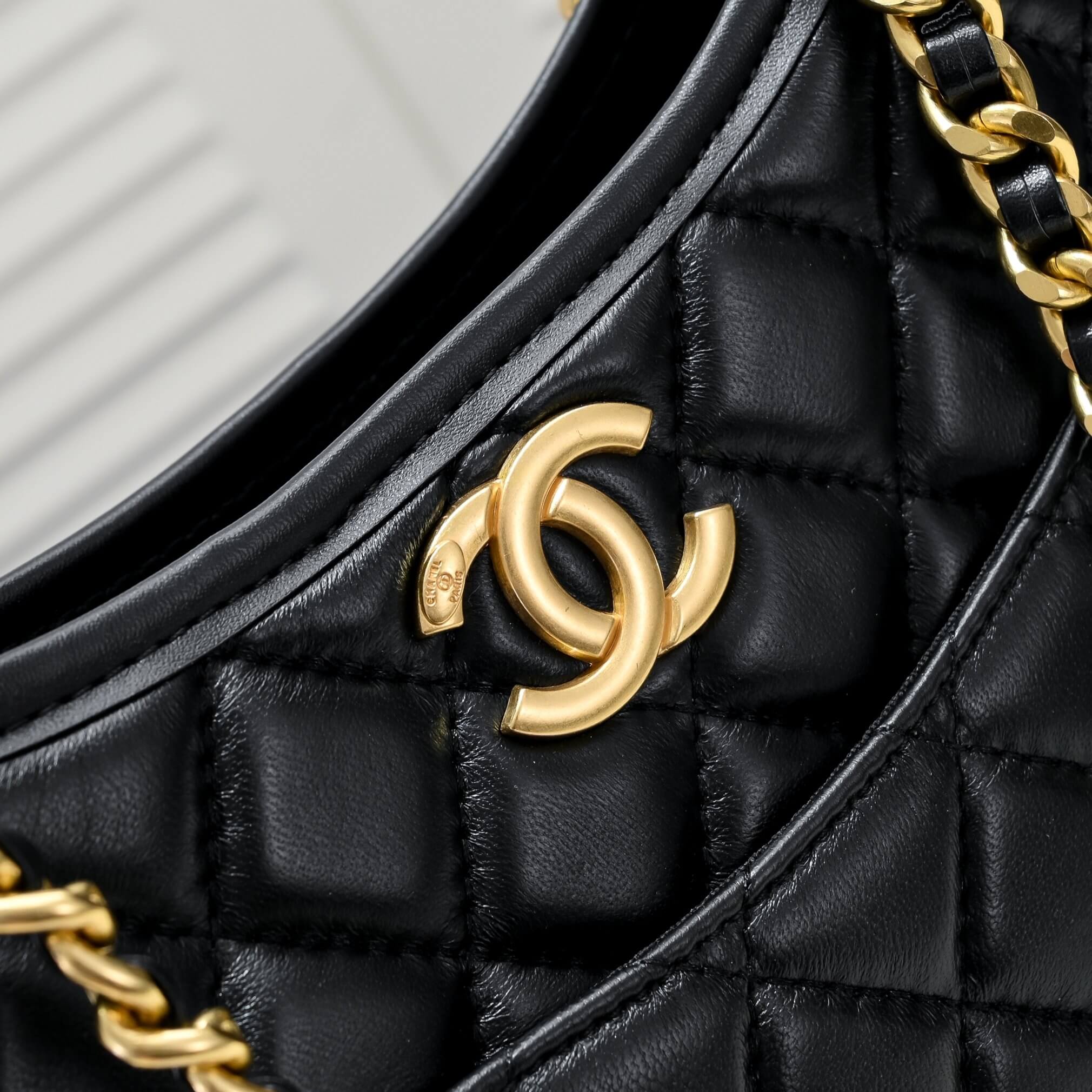Chanel HOBO HANDBAG - Image 6