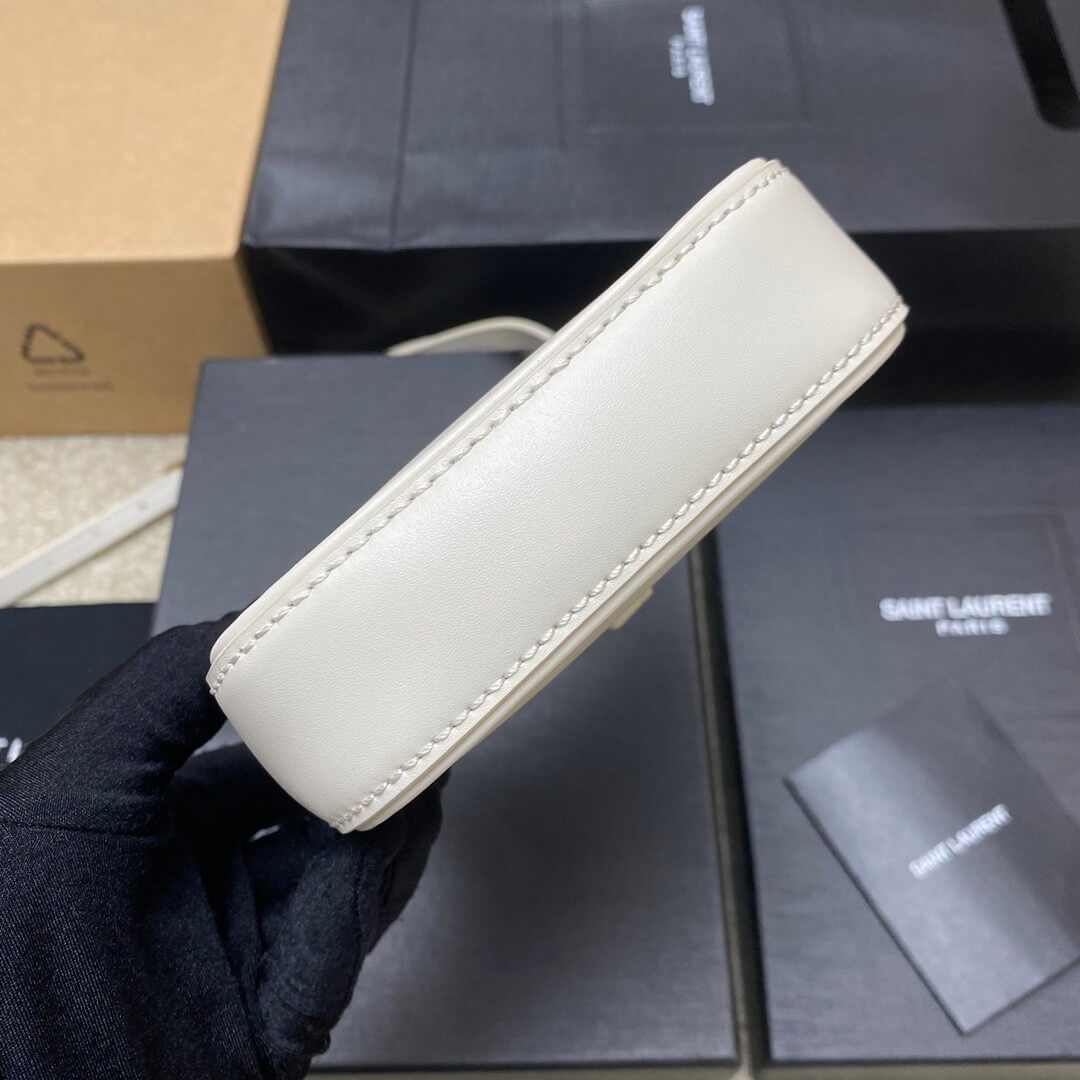 White YSL Le 5 A 7 mini vertical bag in shiny leather - Image 6