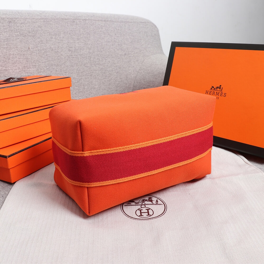 Hermes toiletery bag - Image 6