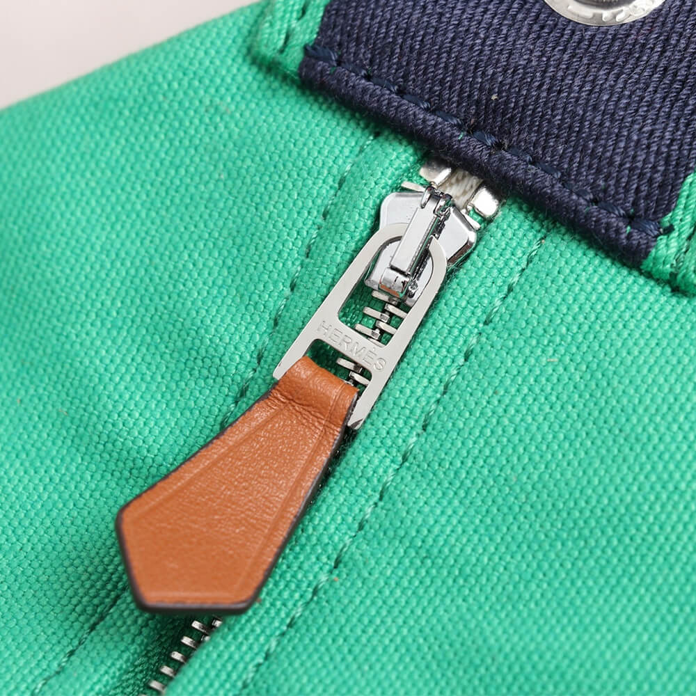 Green Hermes toiletery bag - Image 6