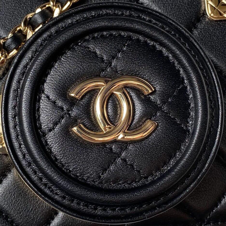 CHANEL CAMERA BAG - Image 6