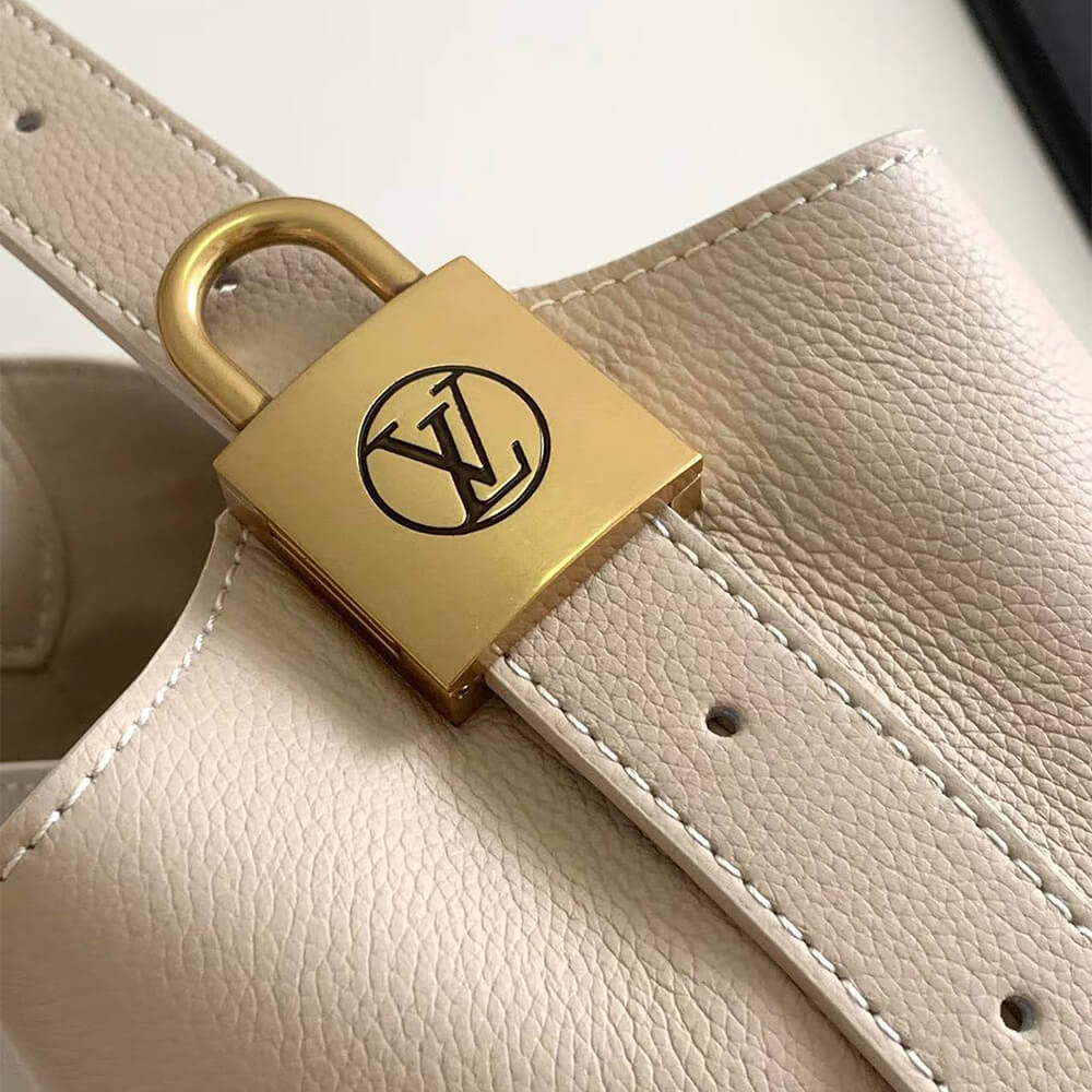 LV Low Key Hobo MM - Image 6