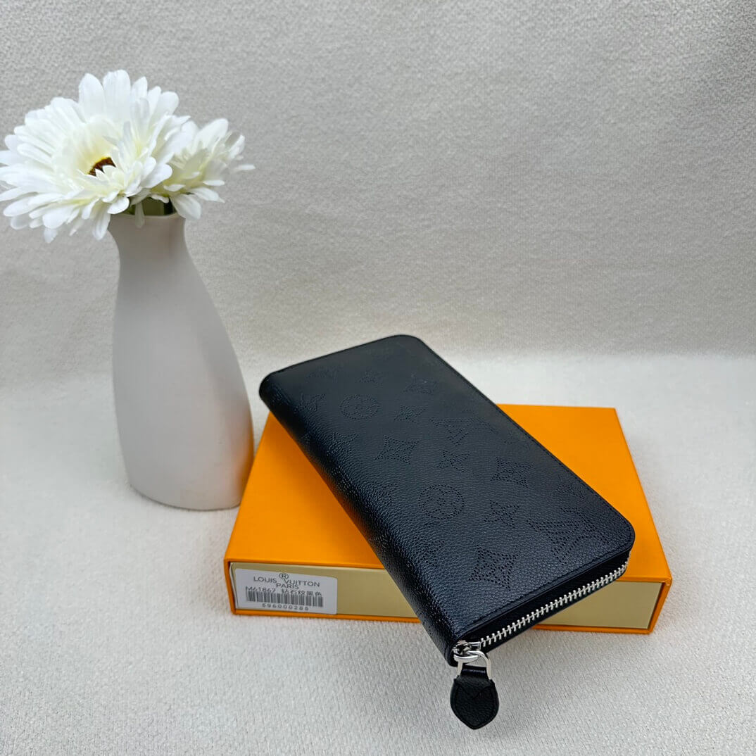 LV Zippy Wallet - Image 6