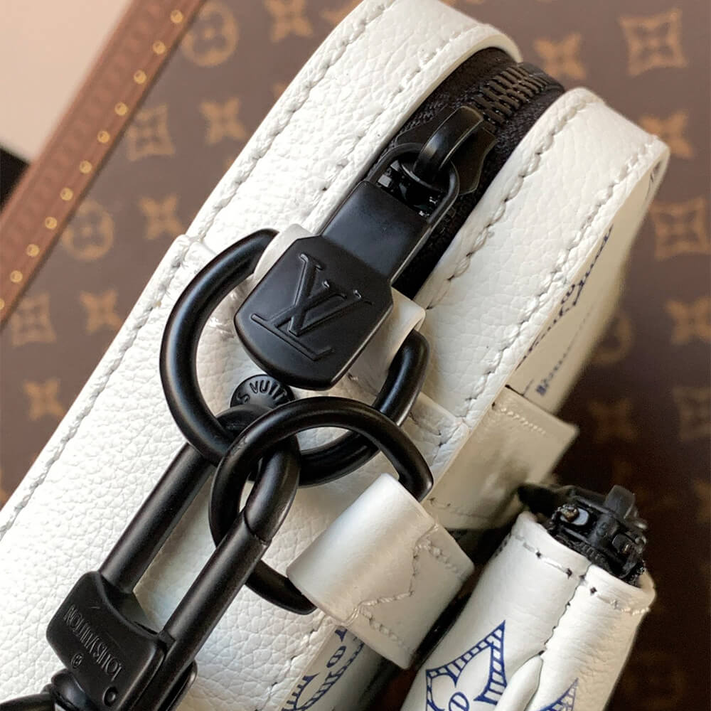 LV rio Messenger Bag - Image 6