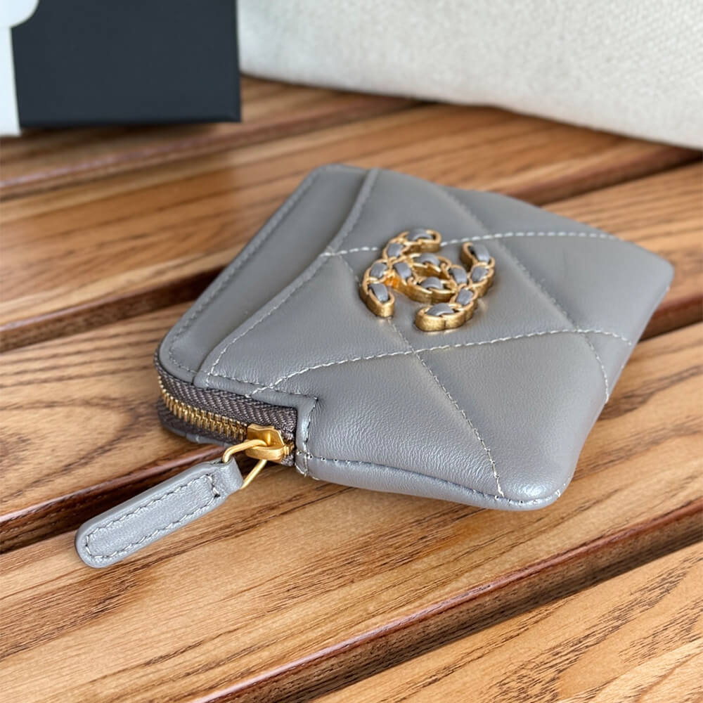 CHANEL 19 Zipped Coin Purse - Image 6