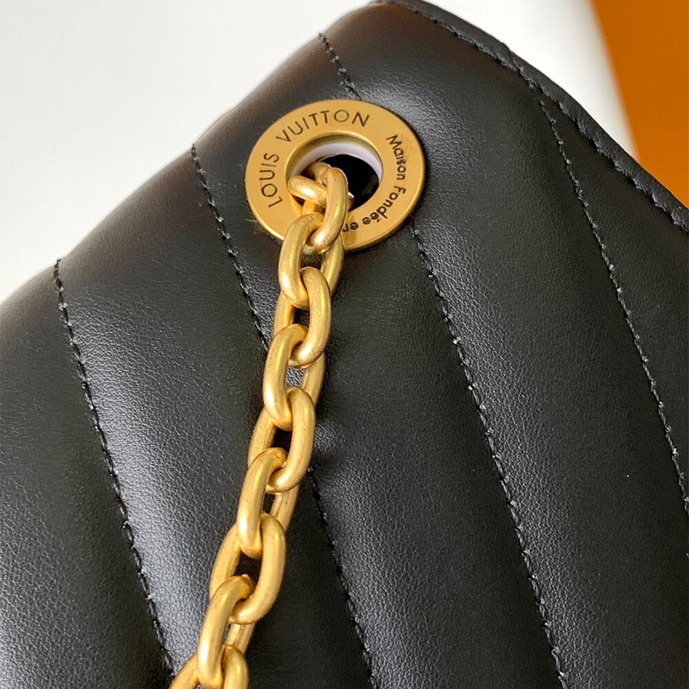 LV New Wave Chain Bag GM - Image 6