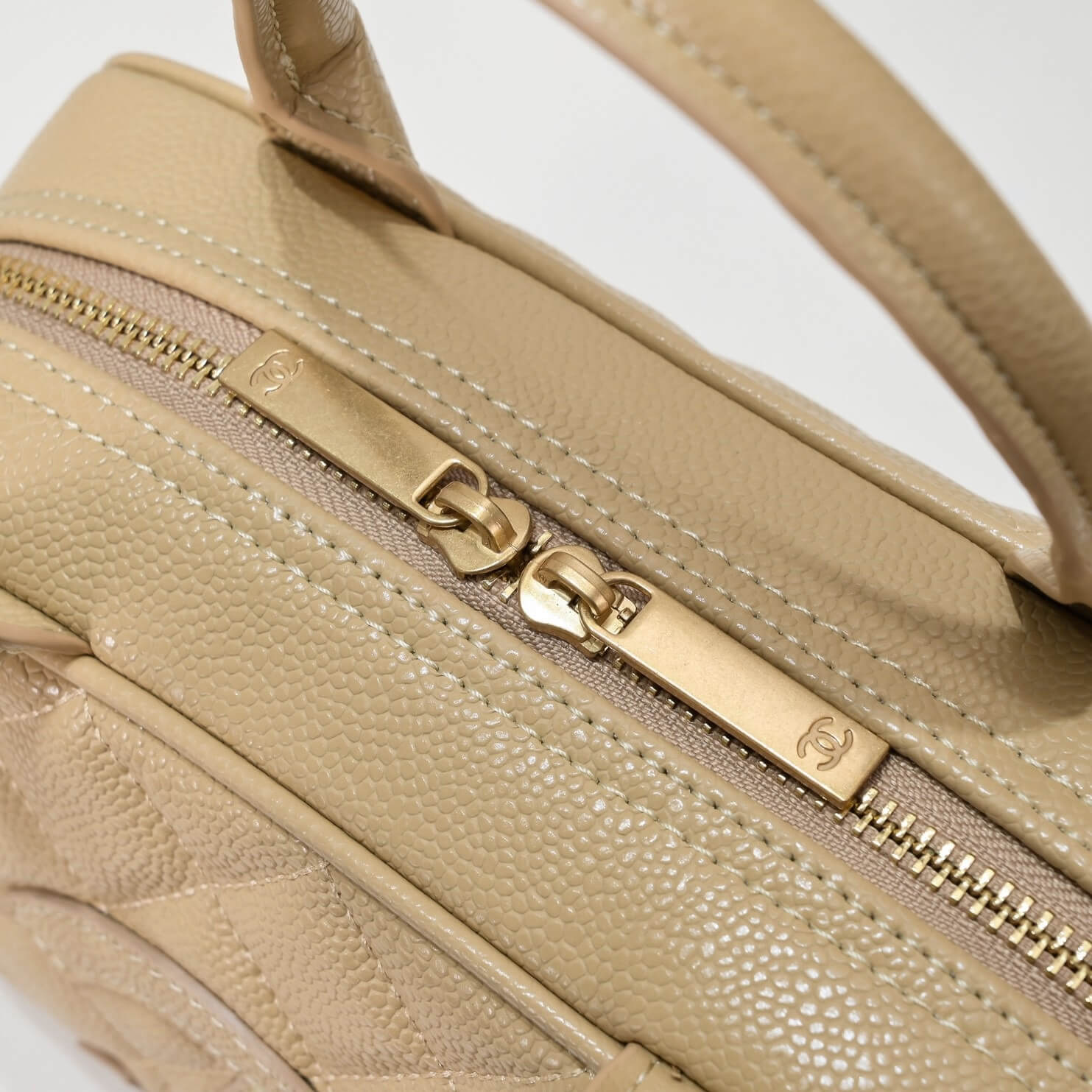 CHANEL Medium Vintage Boston Bag - Image 6