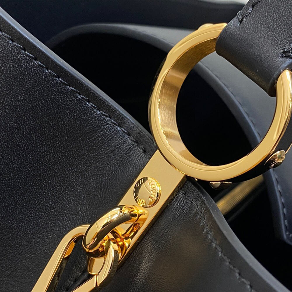 LV Capucines GM Souple - Image 6