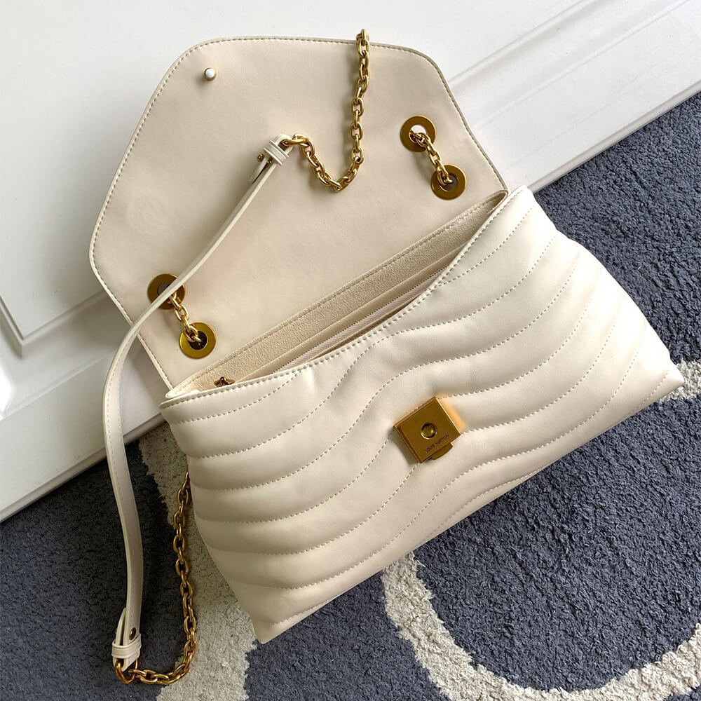 LV New Wave Chain Bag GM - Image 6