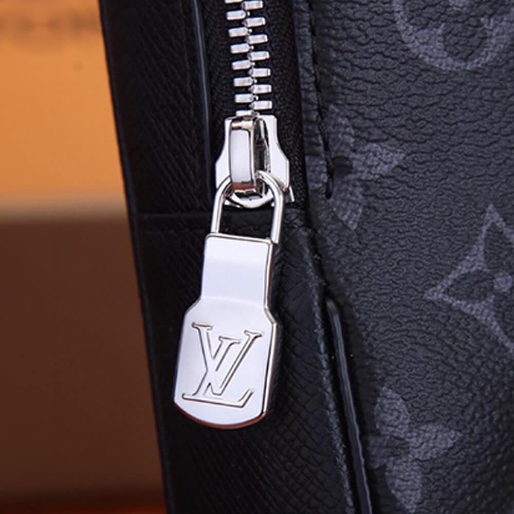 LV OUTDOOR SLINGBAG - Image 6