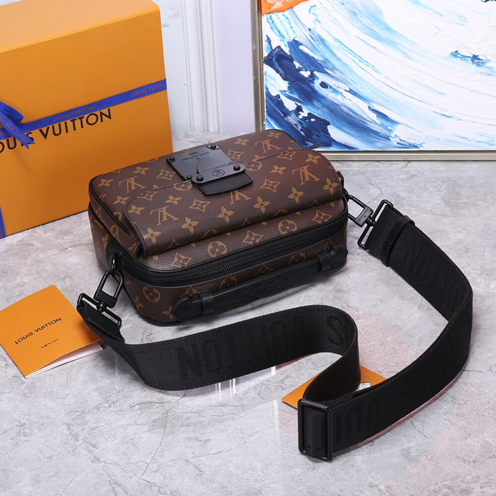 LV S LOCK MESSENGER - Image 6
