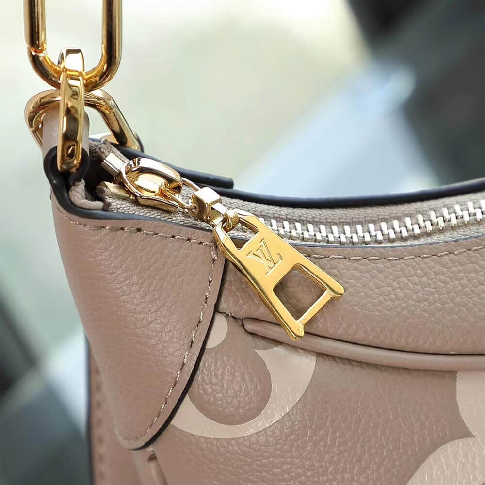 LV BAGATELLE - Image 6