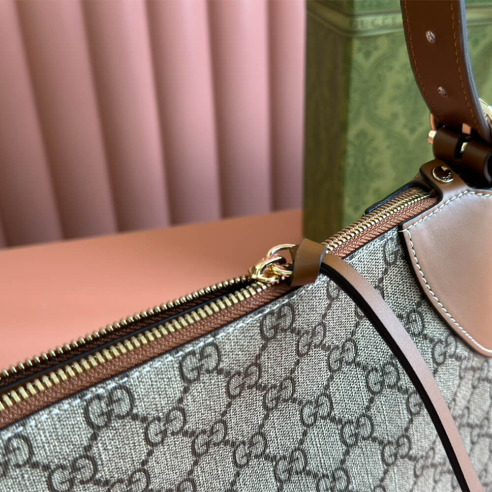 GG Emblem medium shoulder bag - Image 6