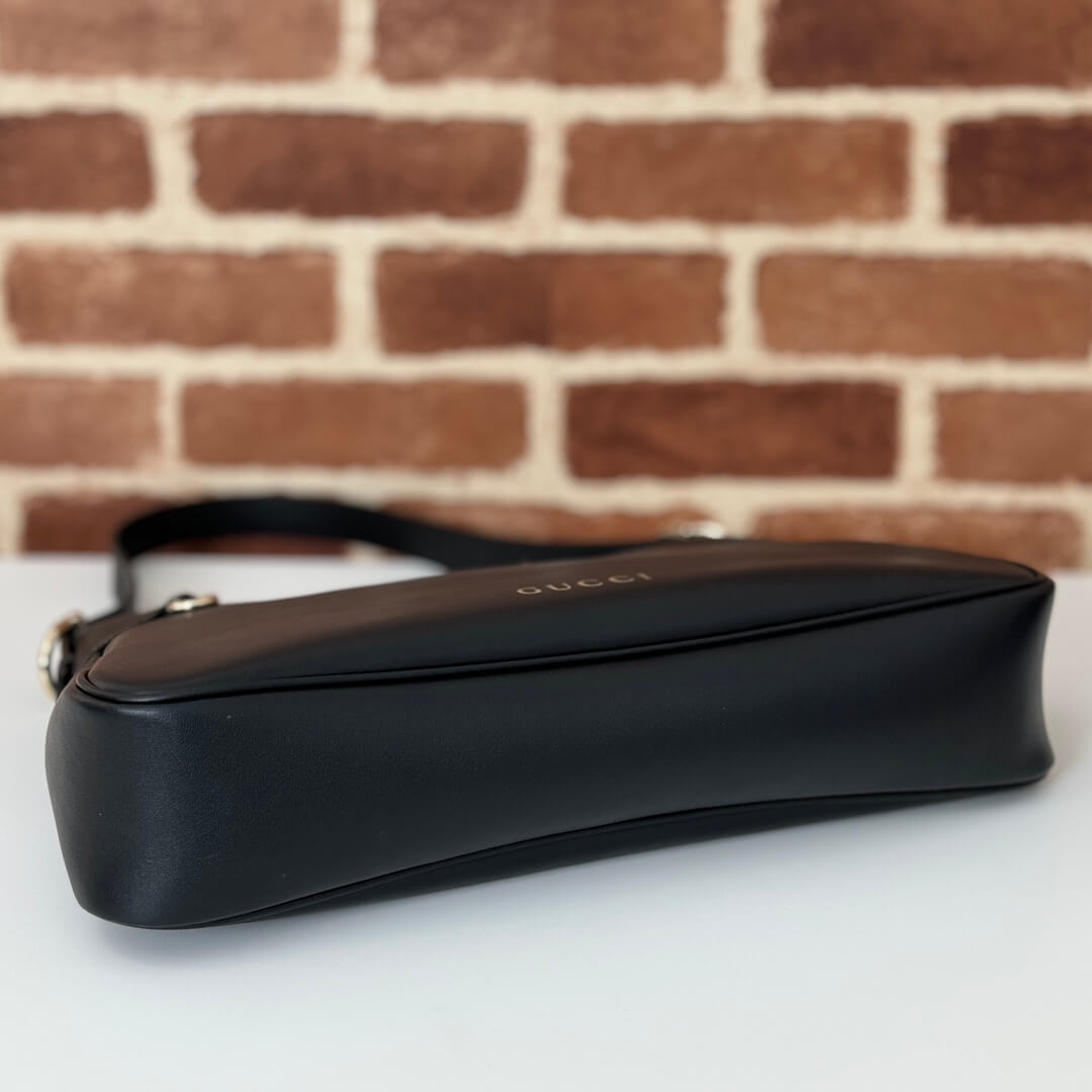 GG Emblem medium shoulder bag - Image 6