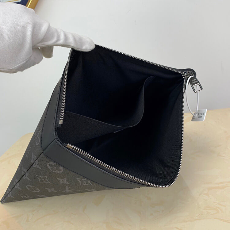 LV Discovery Pochette - Image 6