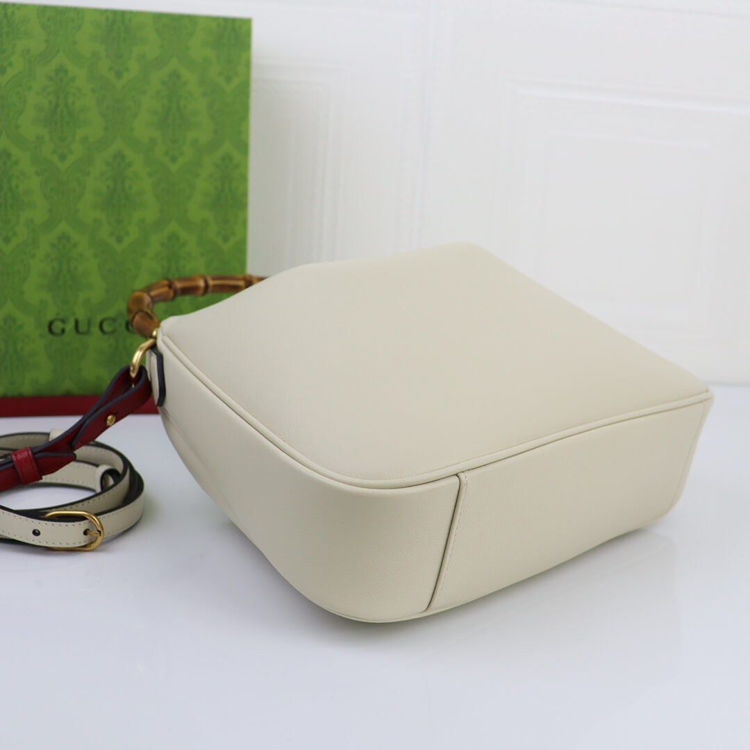 Gucci Diana Medium Shoulder Bag - Image 6